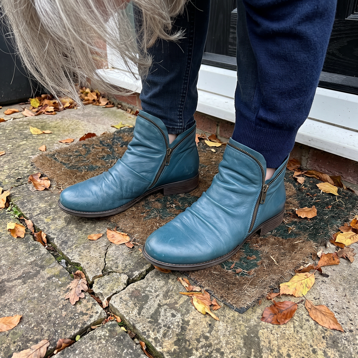 MARLOWE LEATHER CHELSEA BOOTS