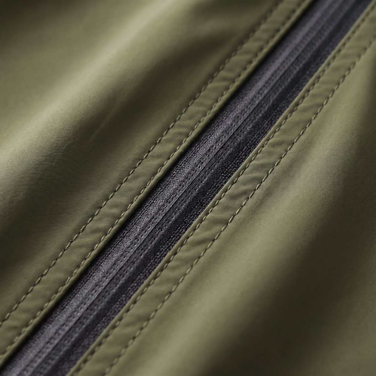ESSENTIAL WATERPROOF HOODED COAT