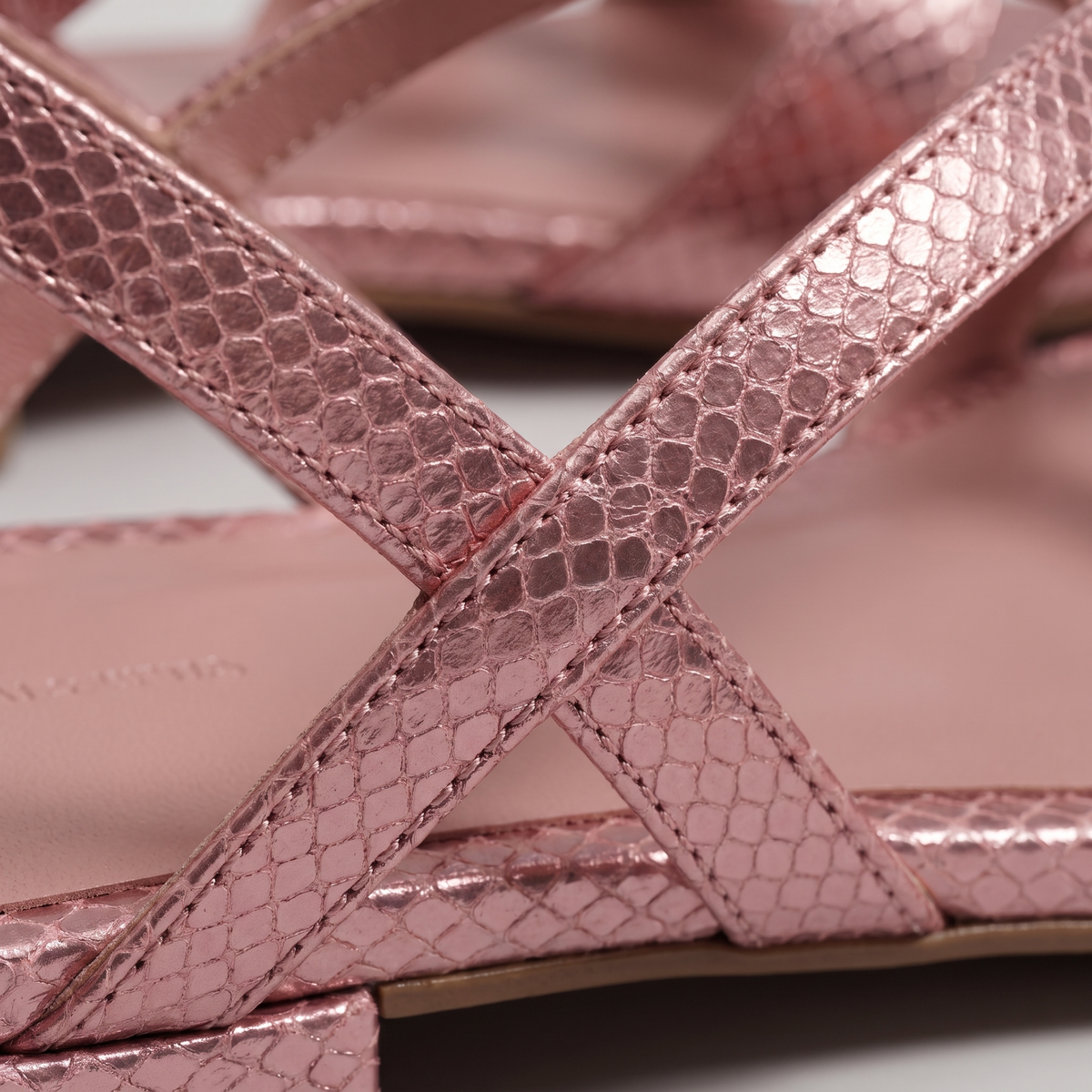 ELEGANT SNAKE EFFECT COMFORT SANDALS