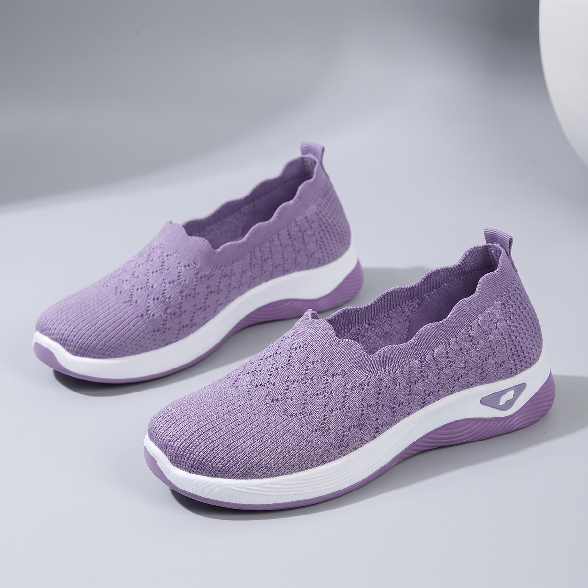 CELESTE COMFORT WALKING SHOES
