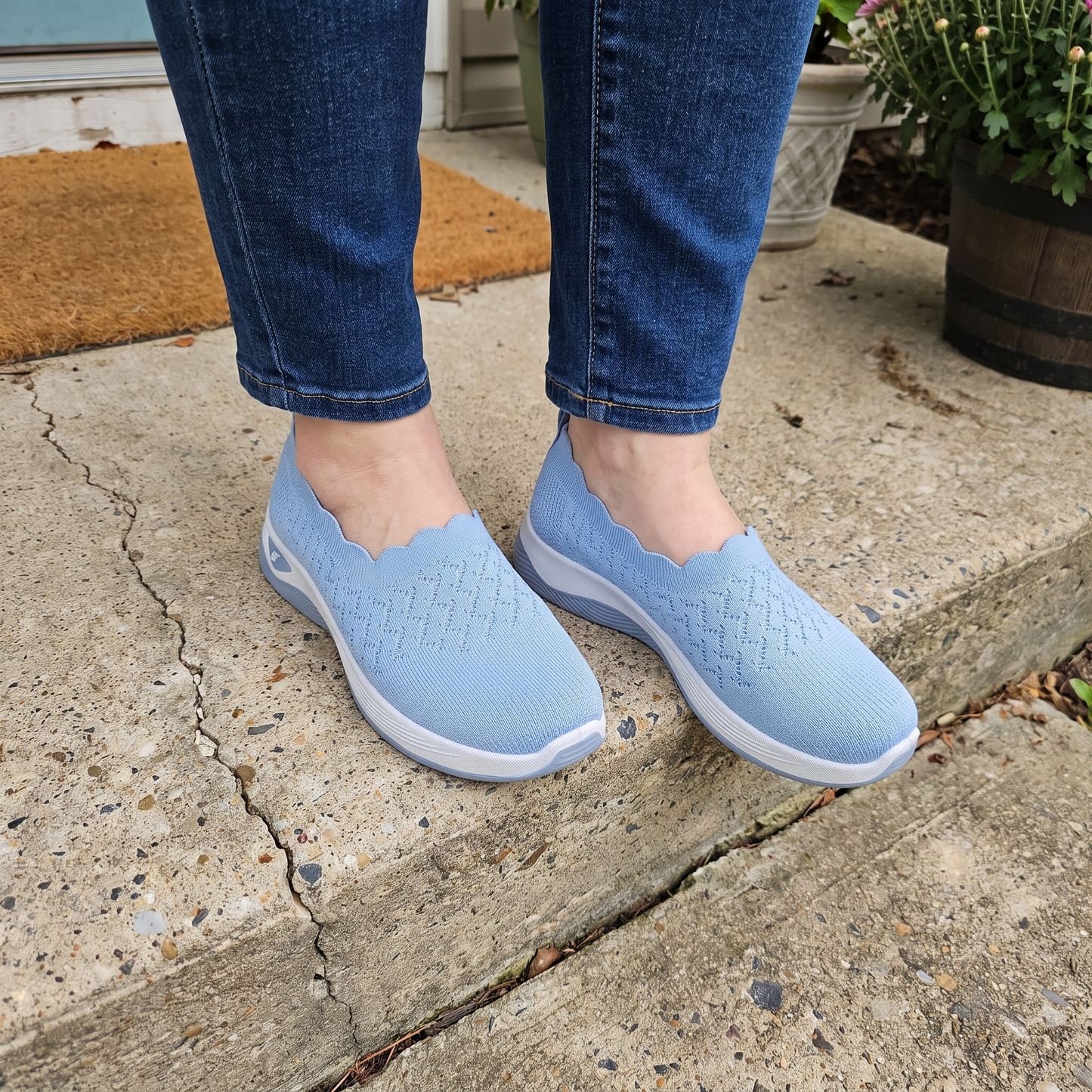 CELESTE COMFORT WALKING SHOES