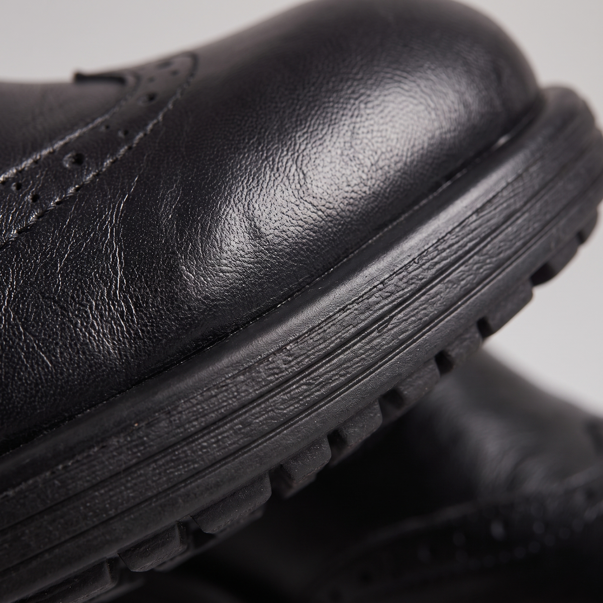 CLASSIC LEATHER BUCKLE LOAFERS