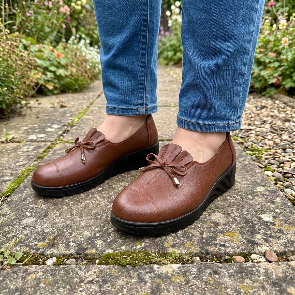 WIDE FIT SUPPORT LOAFERS