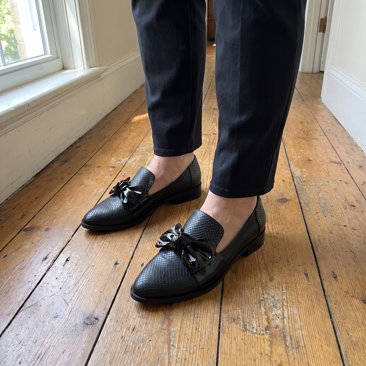 BOW FRONT TEXTURED LOAFERS