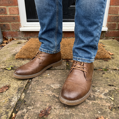 PLAIN TOE CHUKKA BOOTS
