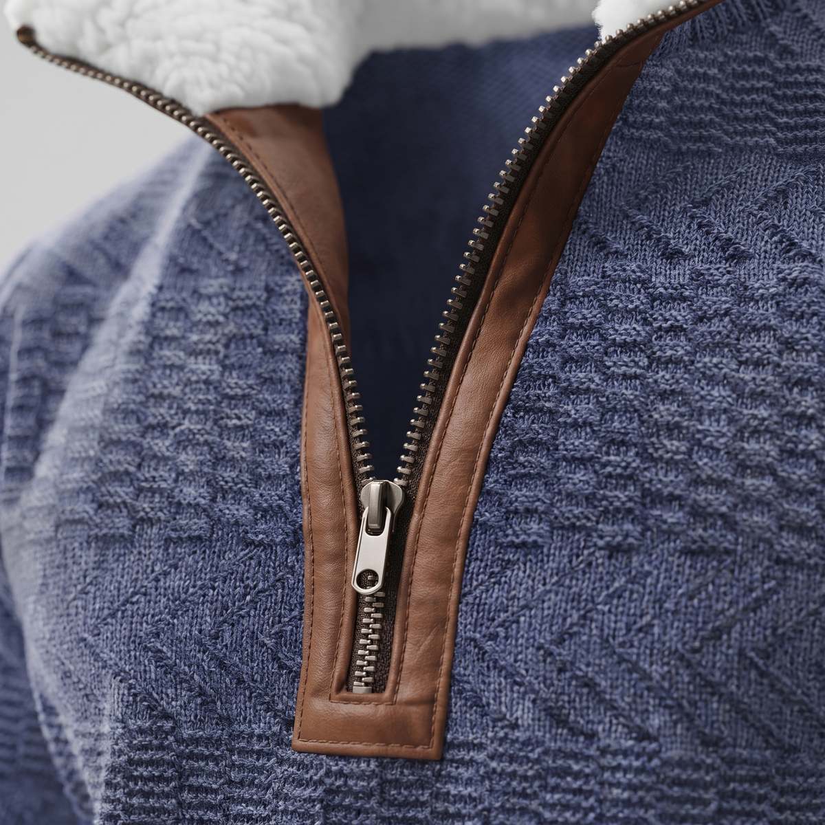 WARM COLLAR FLEECE PULLOVER