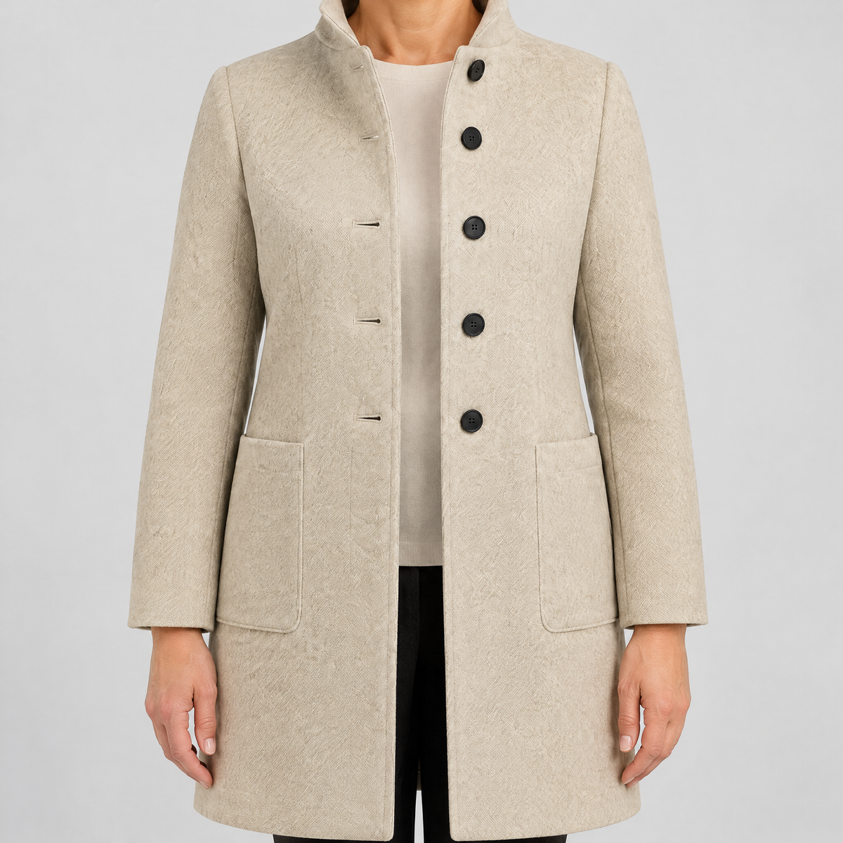 RAISED COLLAR BUTTON COAT