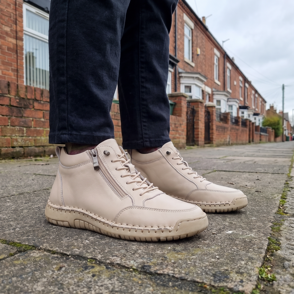 DUAL FASTEN COMFORT TRAINERS