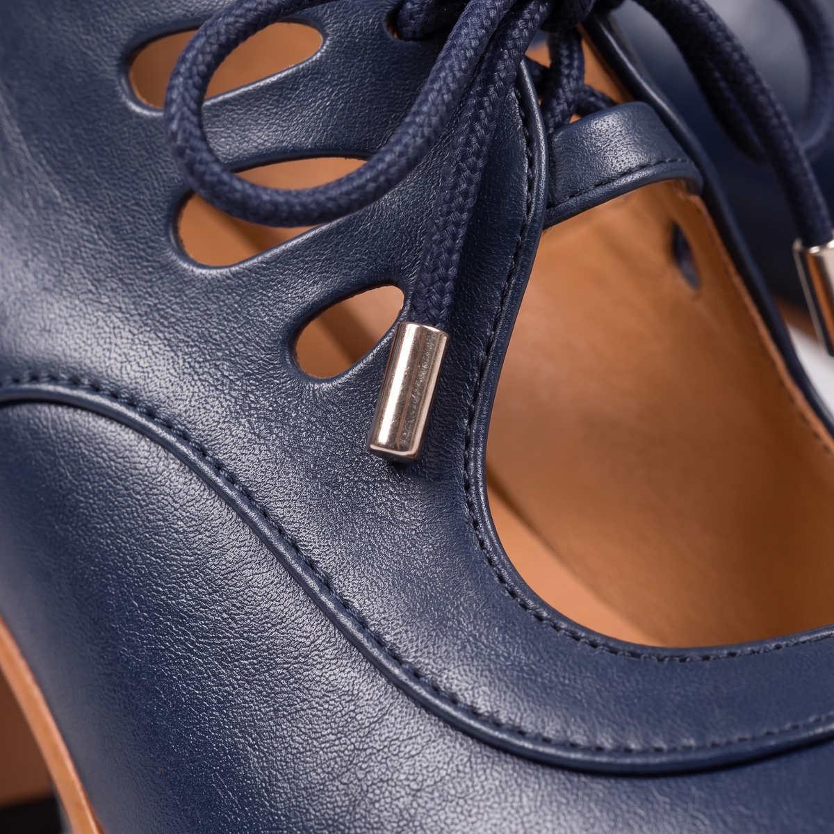LACE-UP CUTOUT COURT SHOES