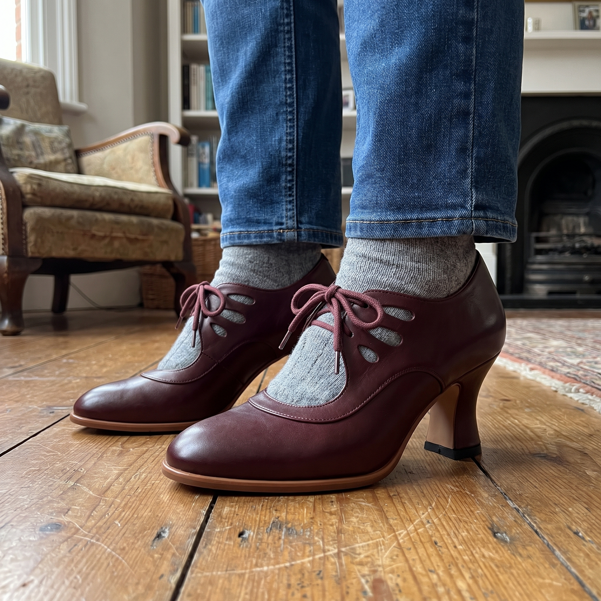 LACE-UP CUTOUT COURT SHOES