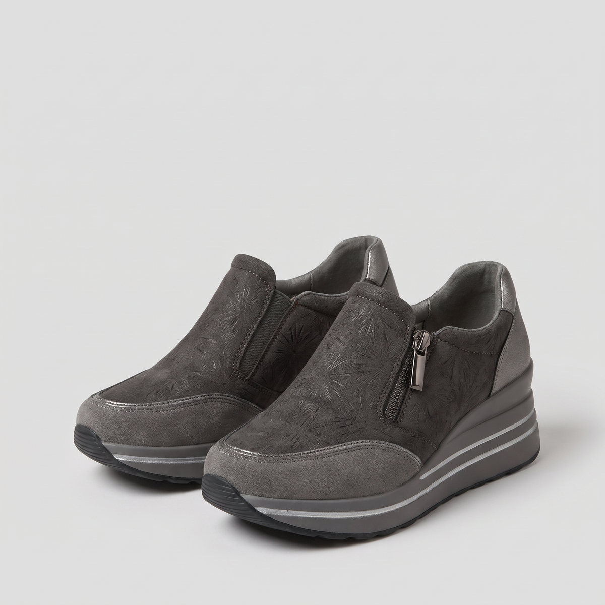 EMBOSSED COMFORT WALKING SHOES