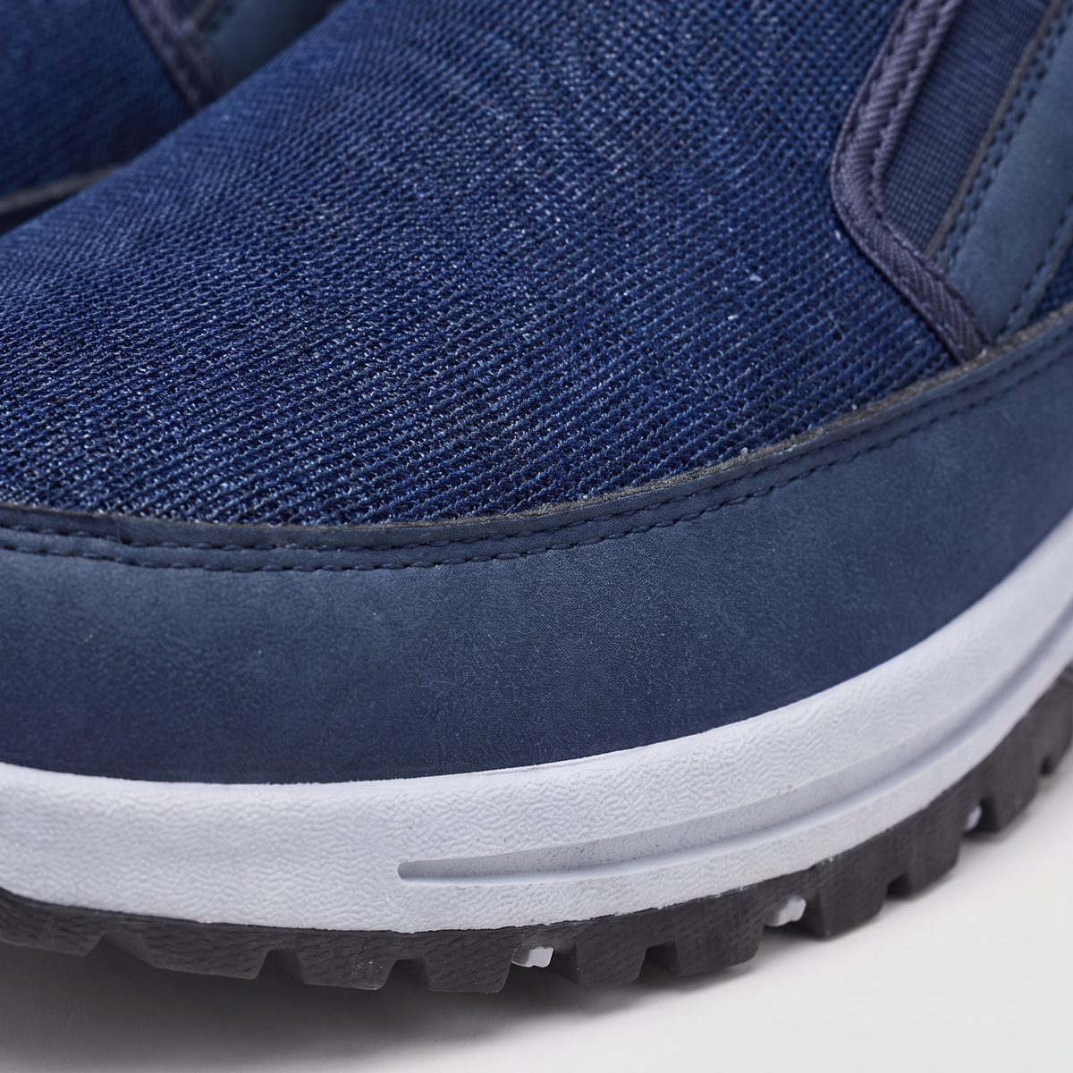 EASY-ON OUTDOOR WALKING SHOES