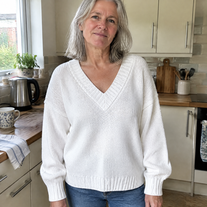 DEEP V-NECK KNIT JUMPER