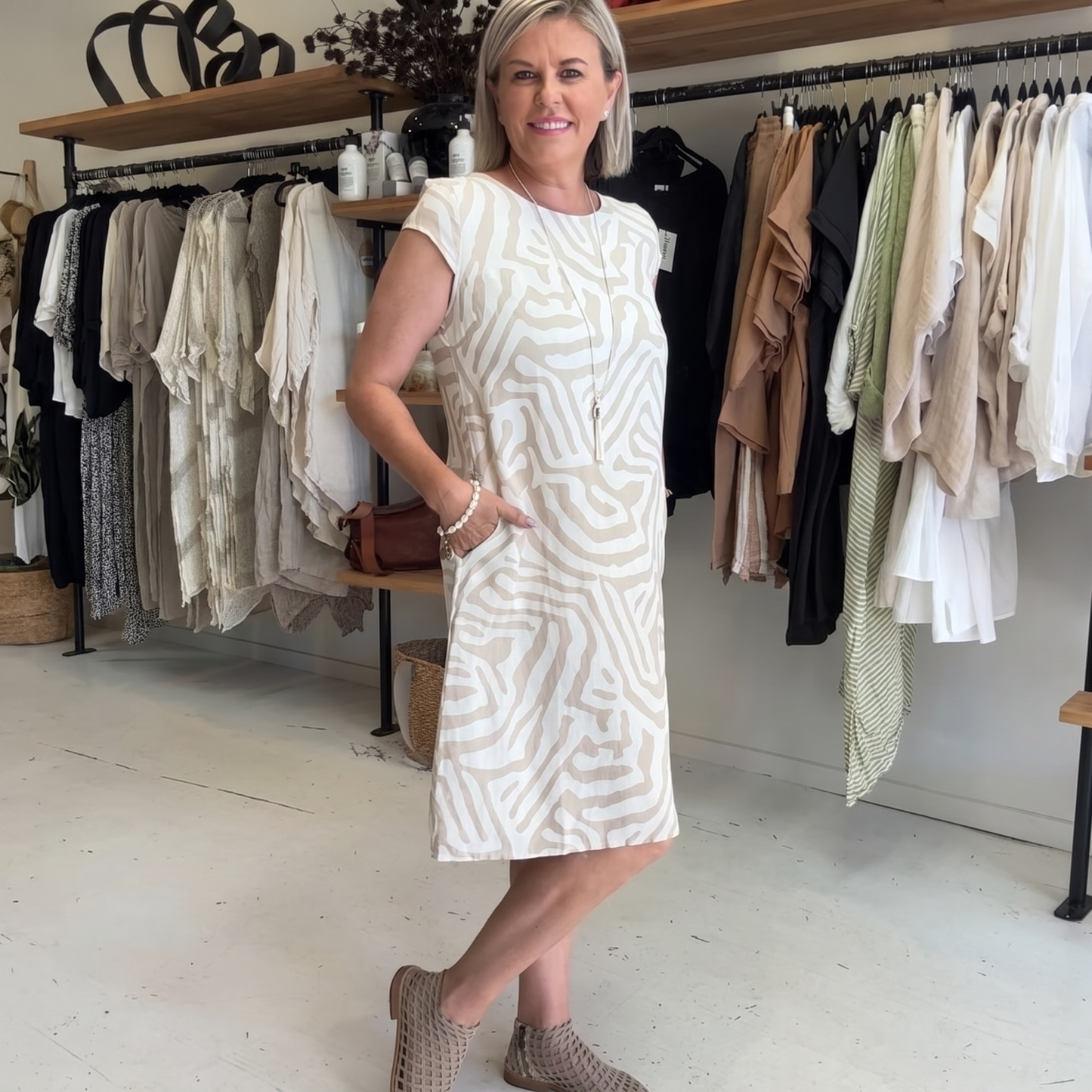 ELINORA BREEZY ROUND-NECK SUNDRESS