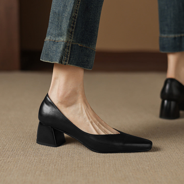 LIVIA LUXE PUMPS
