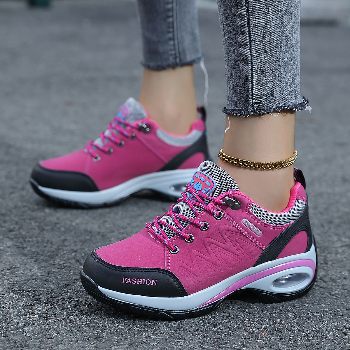 RESPONSIVE HEEL WALKING SHOES