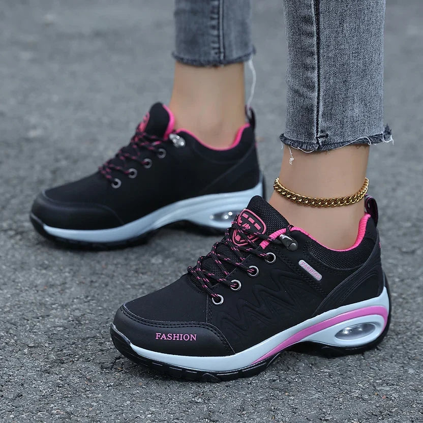 RESPONSIVE HEEL WALKING SHOES