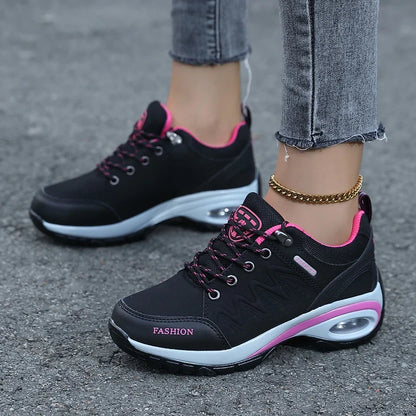 RESPONSIVE HEEL WALKING SHOES