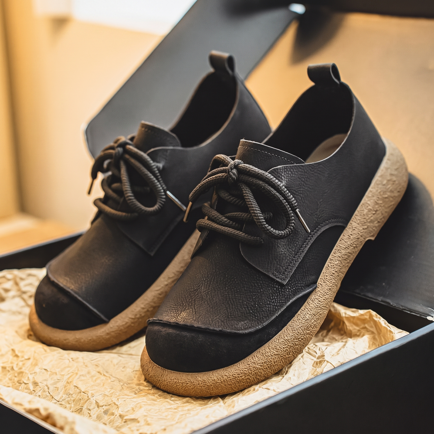 ASHBOURNE SUPPORTIVE WALKING SHOES
