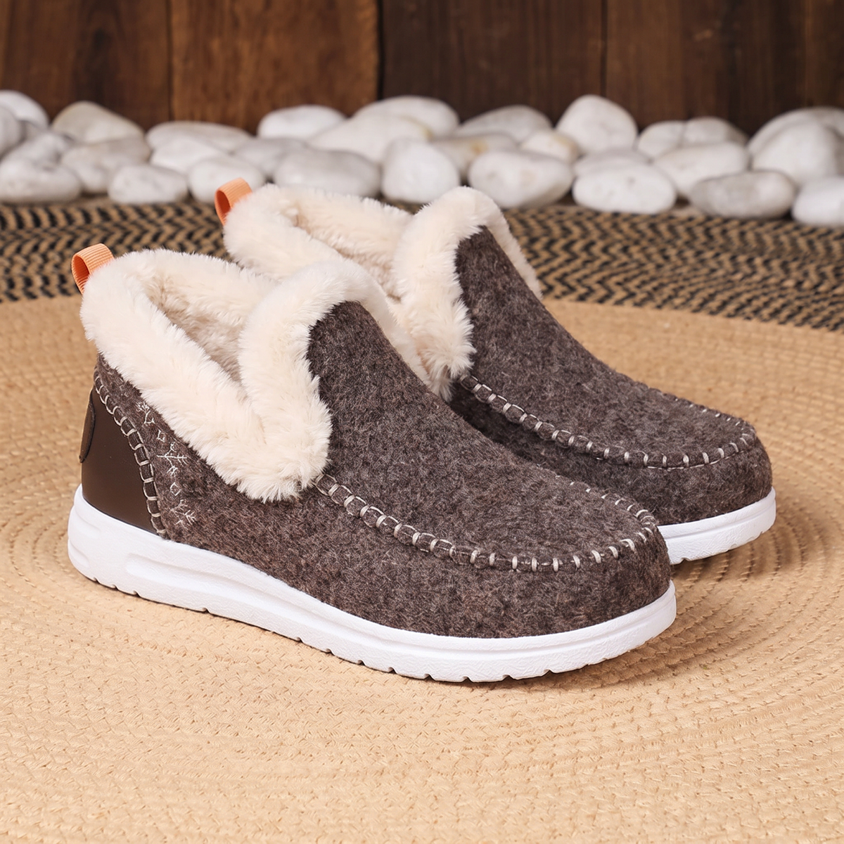 STITCHED WINTER SLIP-ON BOOTS