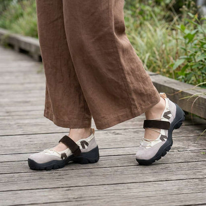 LOTTIE CHIC CROSS-STRAP SANDALS